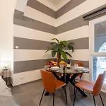 Giannini House Next To Aquarium - Happy Rentals