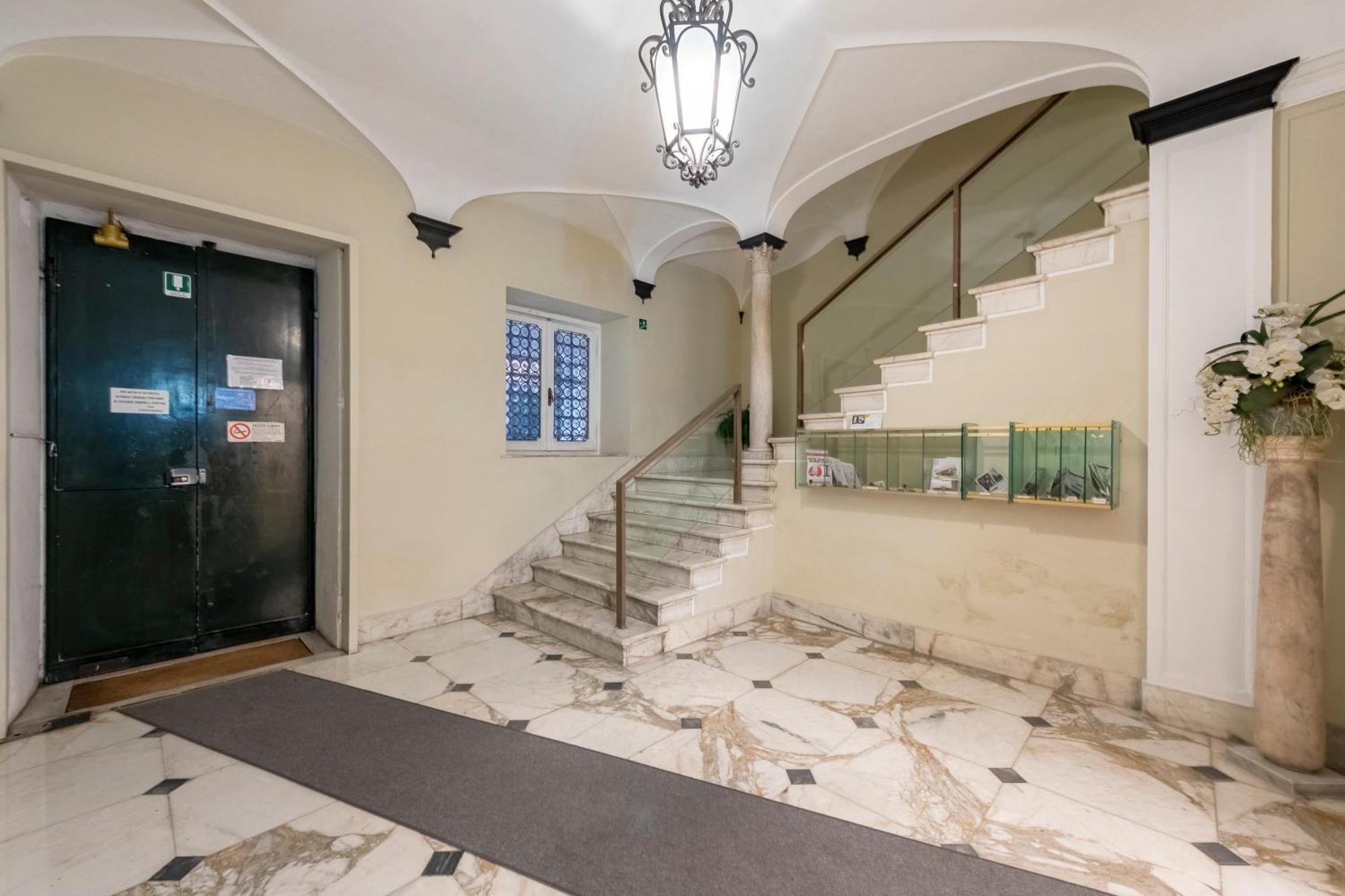 Giannini House Next To Aquarium - Happy * Genua